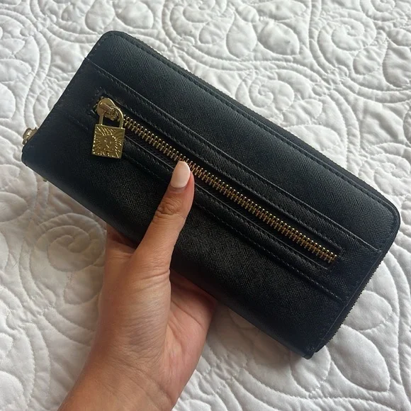 NWOT ANNE KLEIN Wallet Black Brand New with Gold Zippers - Picture 9 of 11
